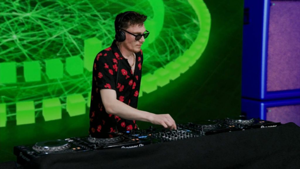 JMW mixing it up with a green background.